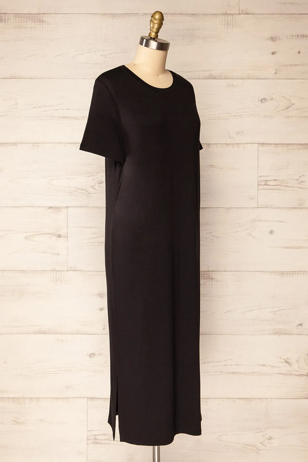 Bucarest Black | Relaxed Fit Midi Dress w/ Short Sleeves
