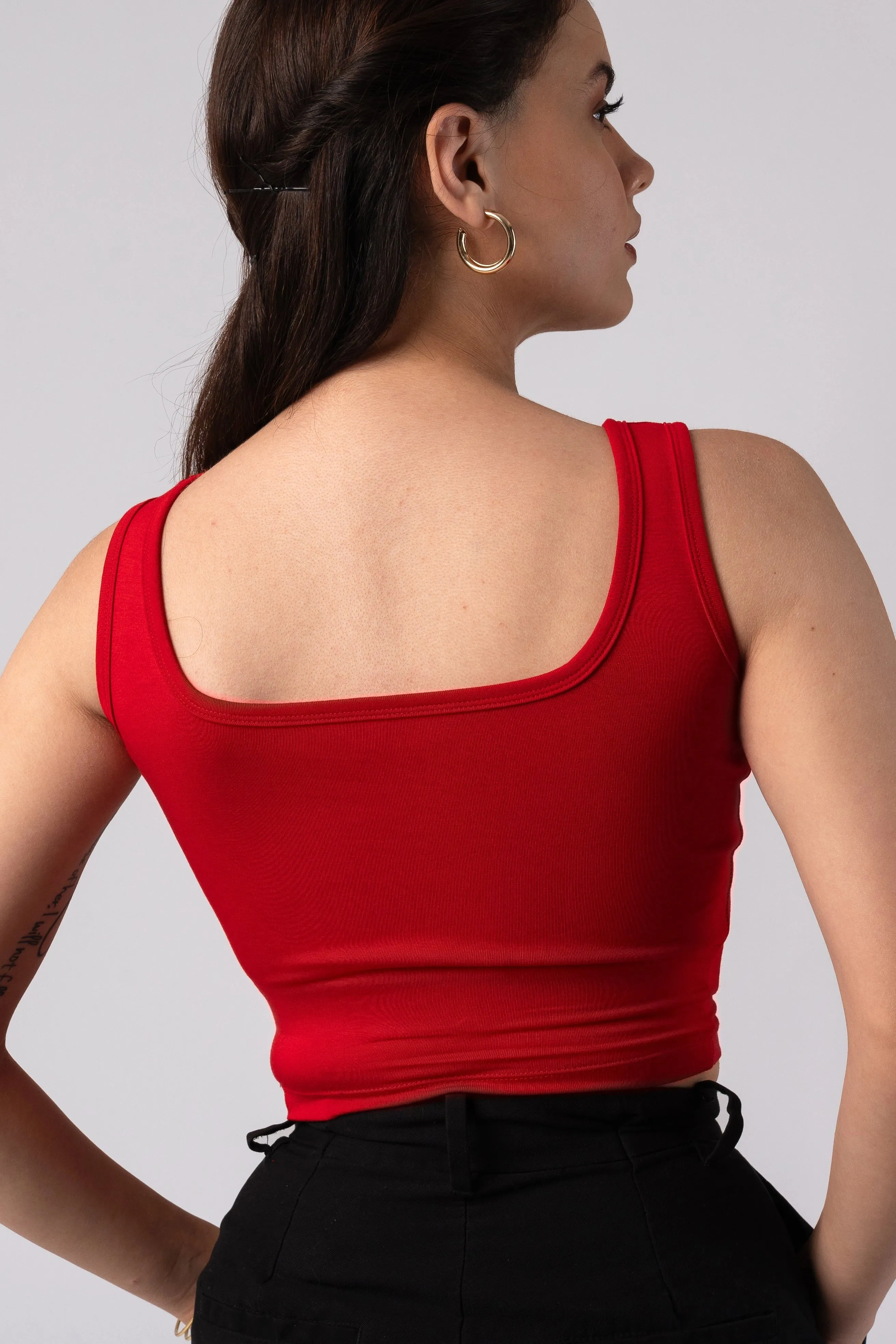 Chill & Chic: The Essential Crop Top
