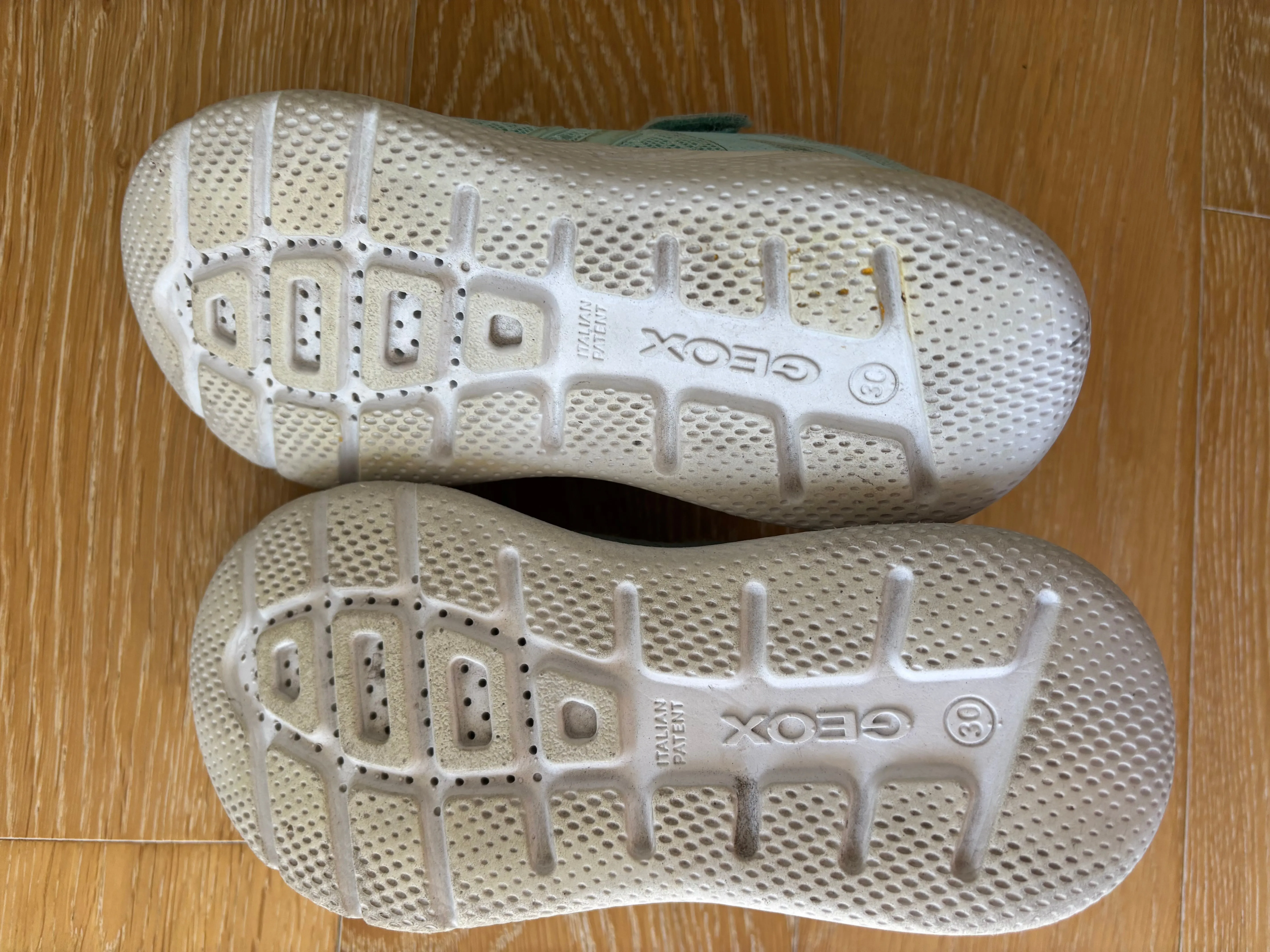 Geox mint green sneakers size 12 - only used indoors!, Shoes 12 (Toddler:2-4yr)