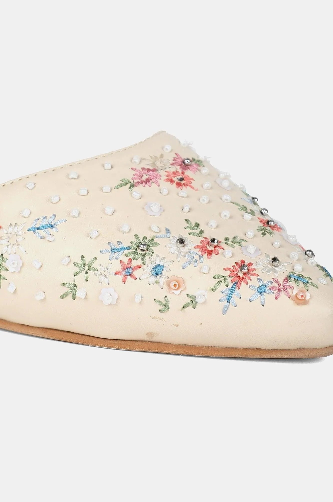 Off-white Pointed Toe Embroidered Flat