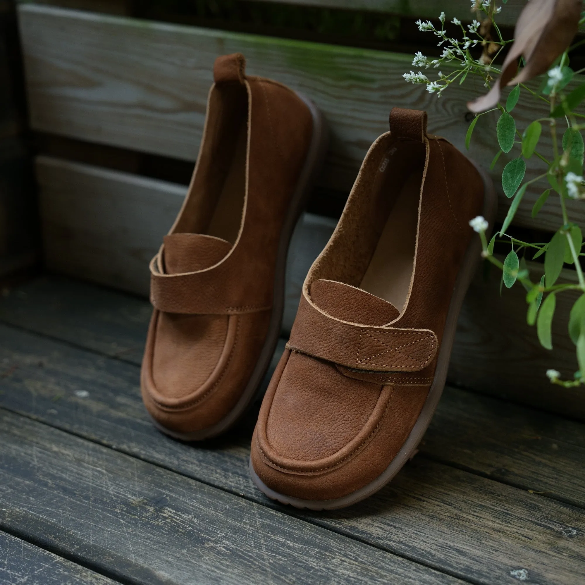Retro Soft Leather Round Toe Slip on Loafers Touch-strap Barefoot Shoes In Brown/Grey