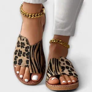 Stylish Two-Tone Leopard Print Slides