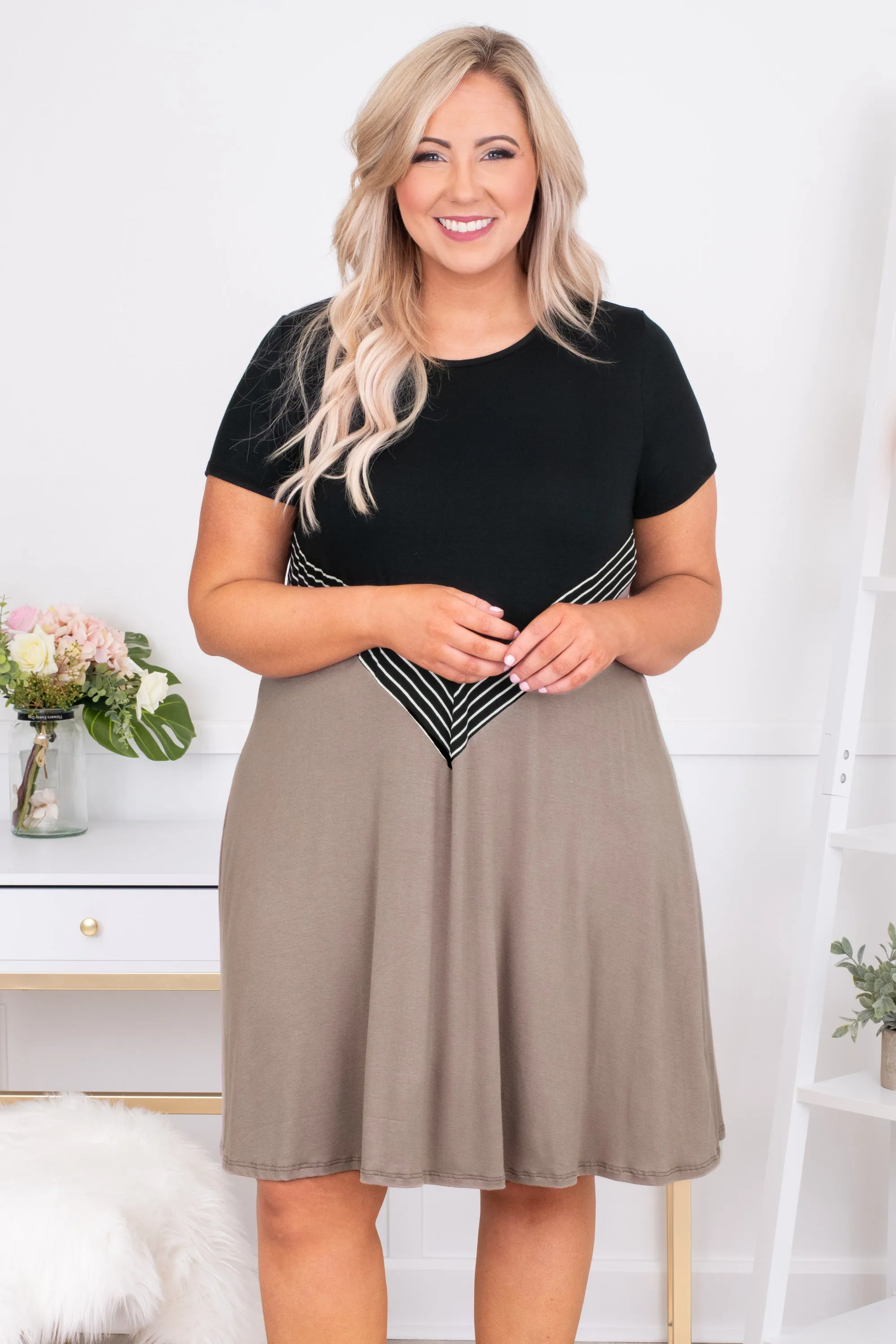 Traveling The World Dress, Black-Mocha