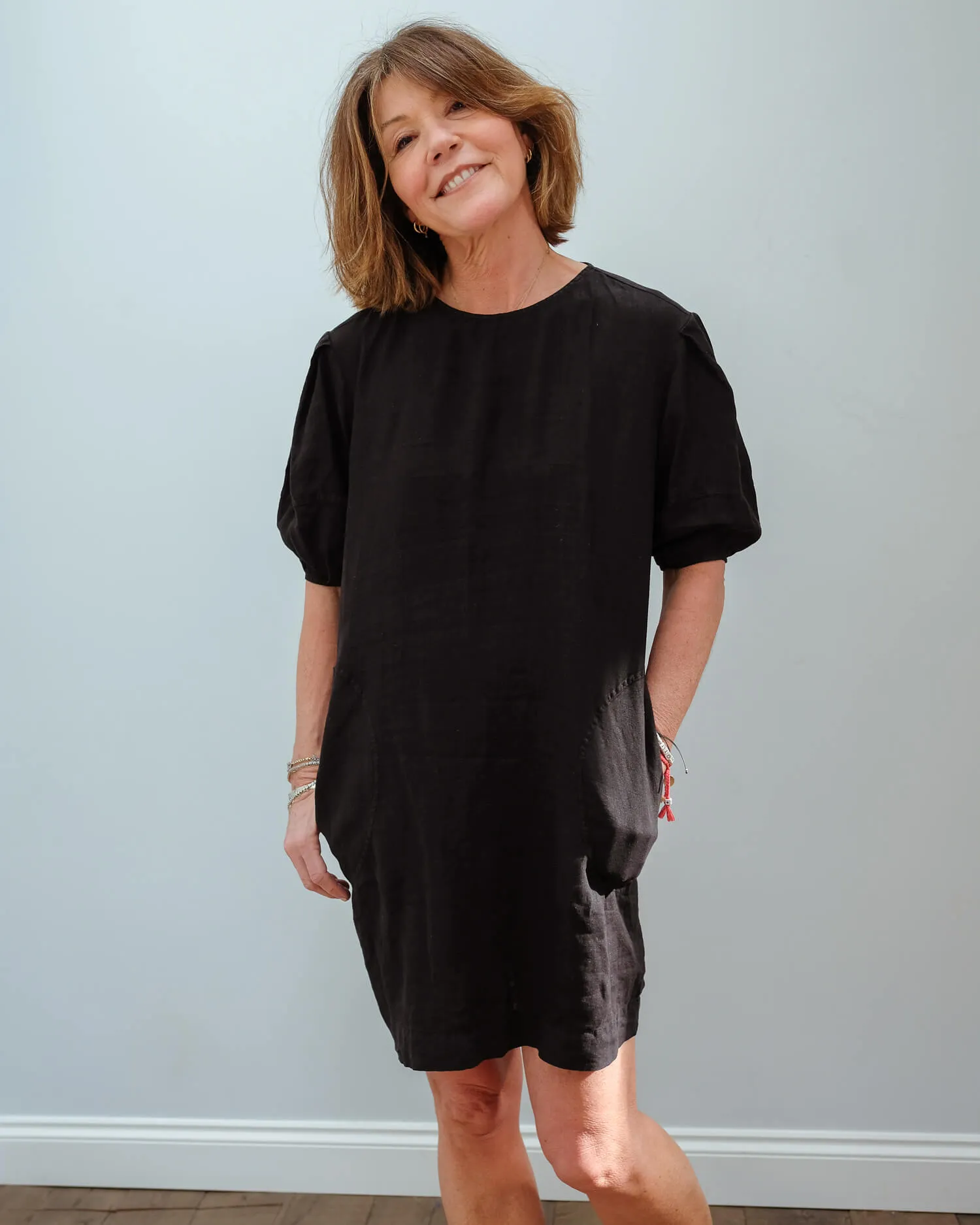 V Devon dress in black