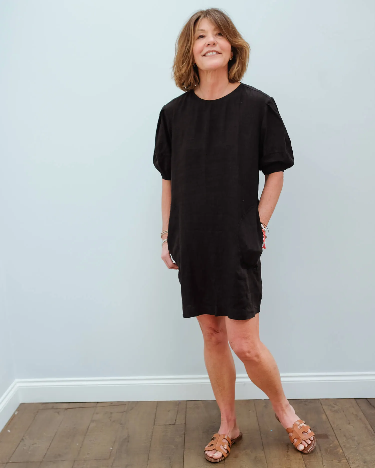 V Devon dress in black
