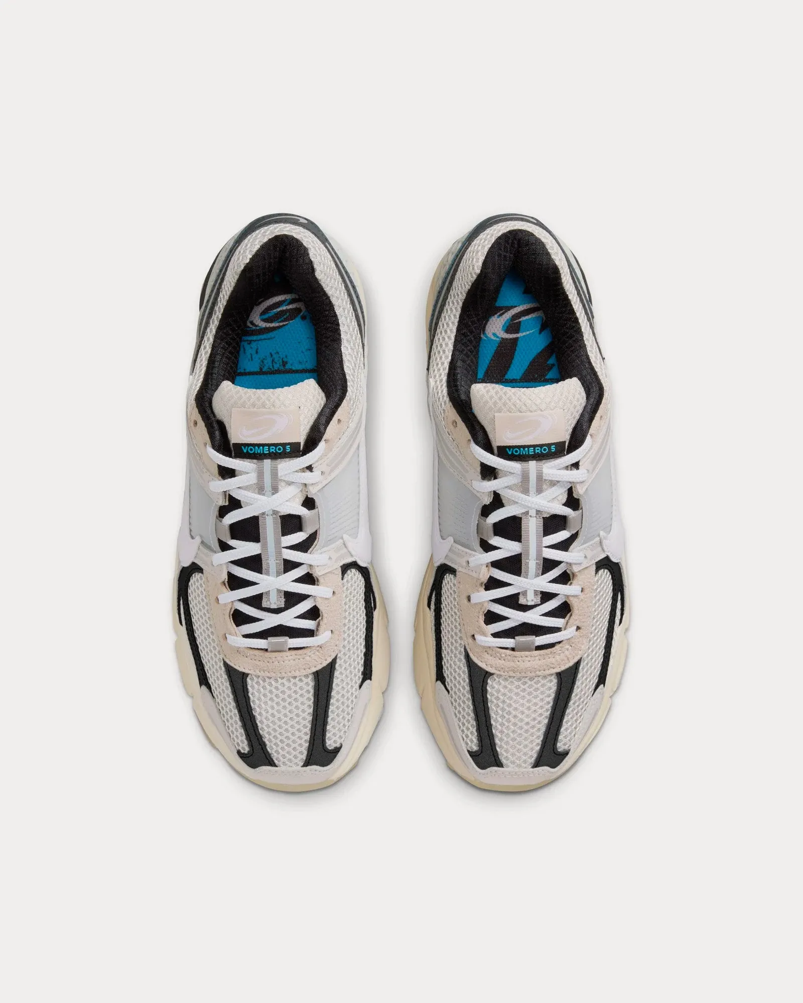 Zoom Vomero 5 Supersonic / Light Bone / Black Low Top Sneakers